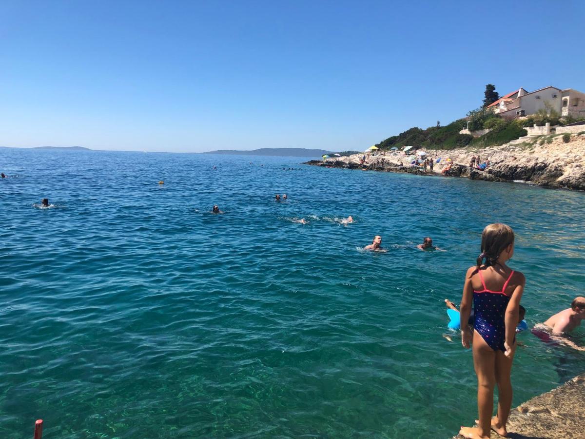 Villa Dani Sea & Pool Apartments Trogir Ngoại thất bức ảnh