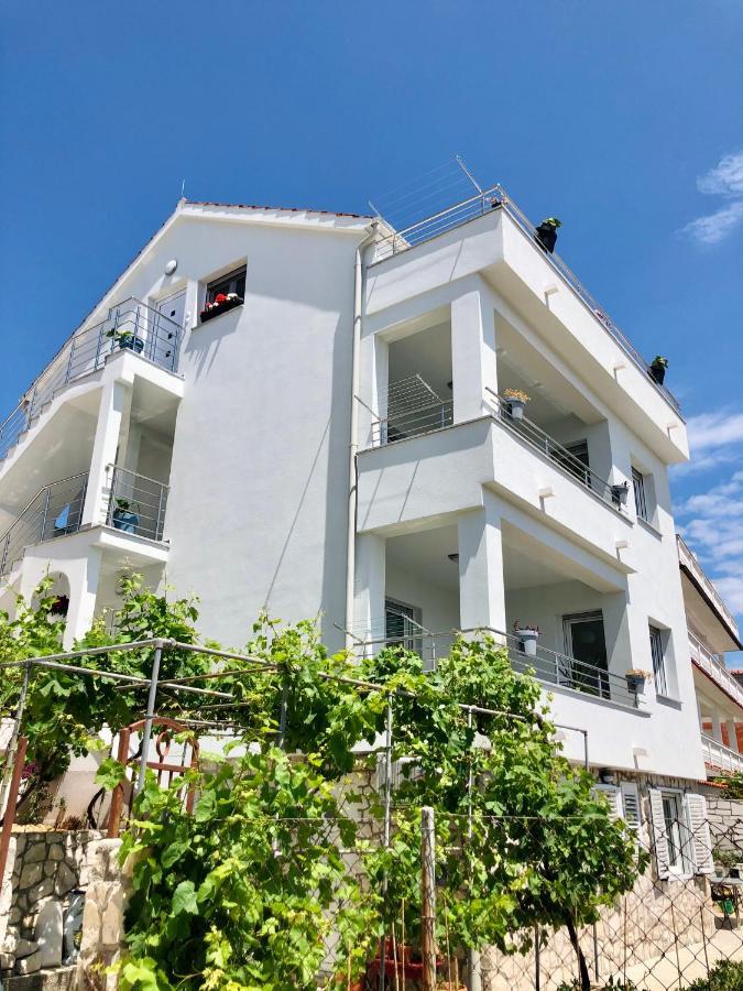 Villa Dani Sea & Pool Apartments Trogir Ngoại thất bức ảnh